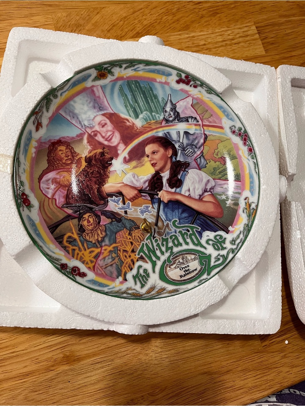 The Wizard of Oz Collector Decorative Plate - Multicolor